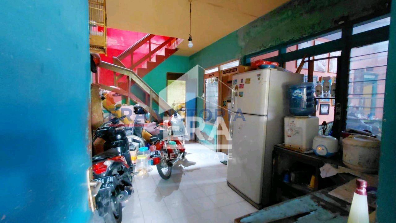 interior 8
