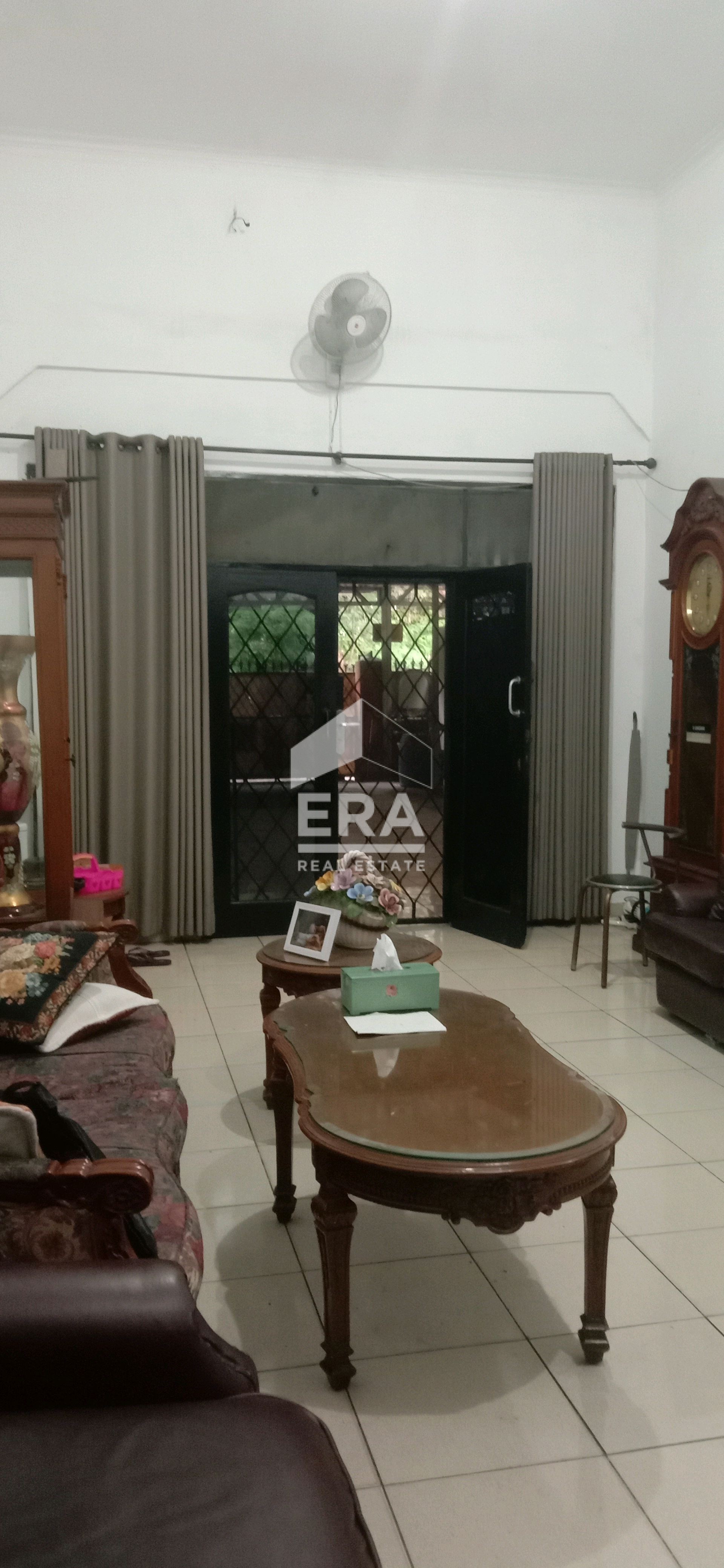 interior 8