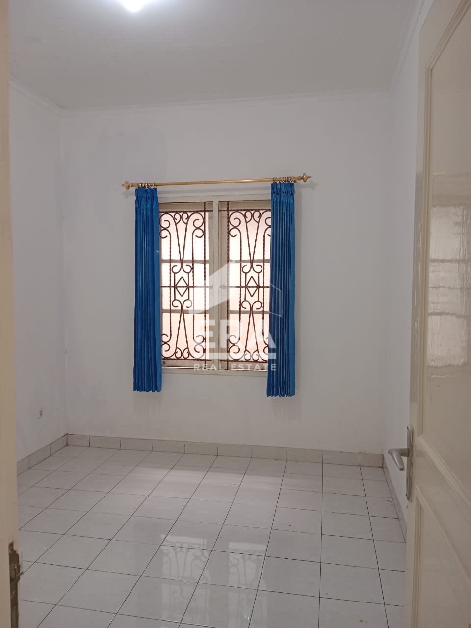 interior 10
