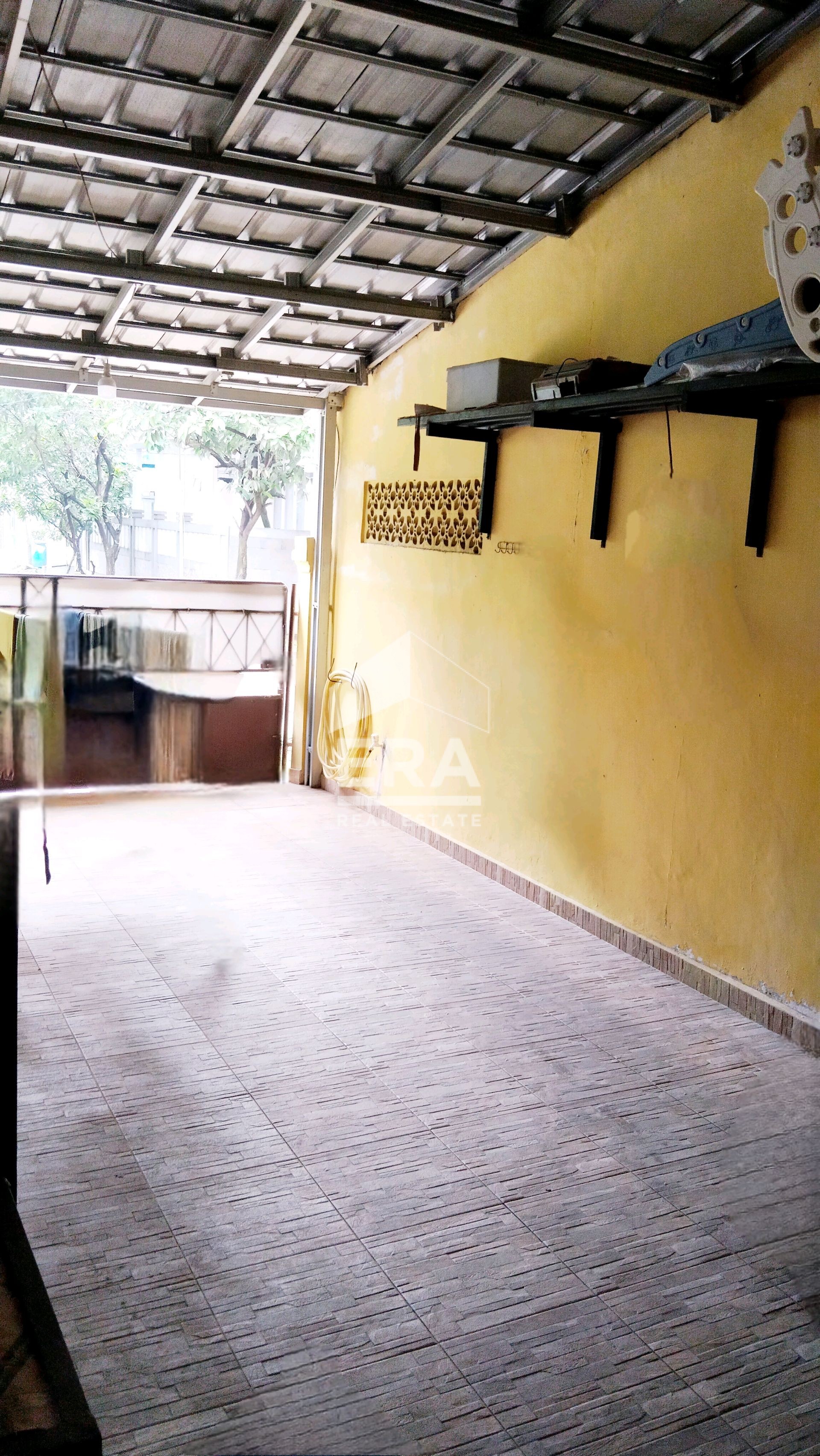 interior 8