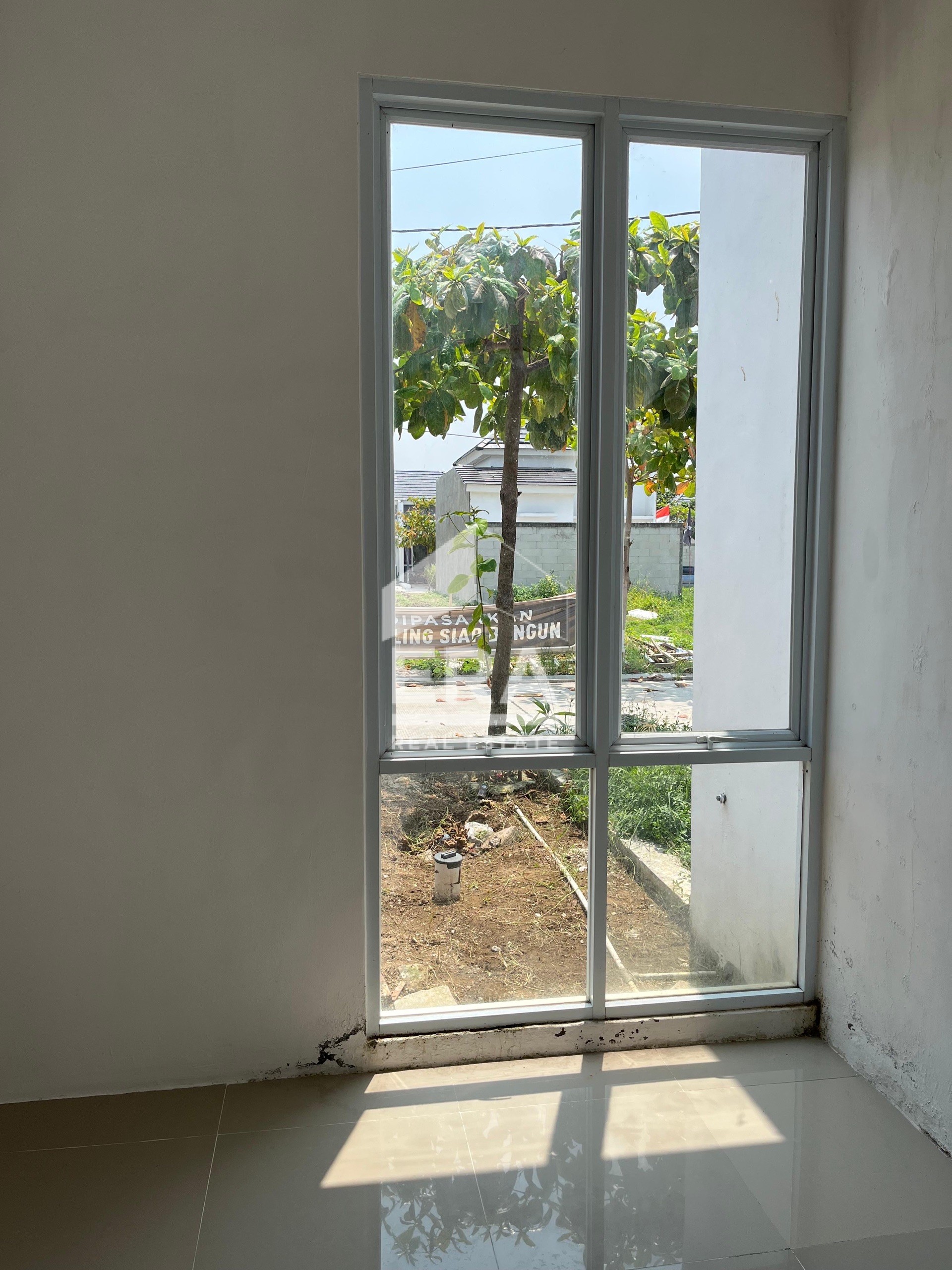 interior 8