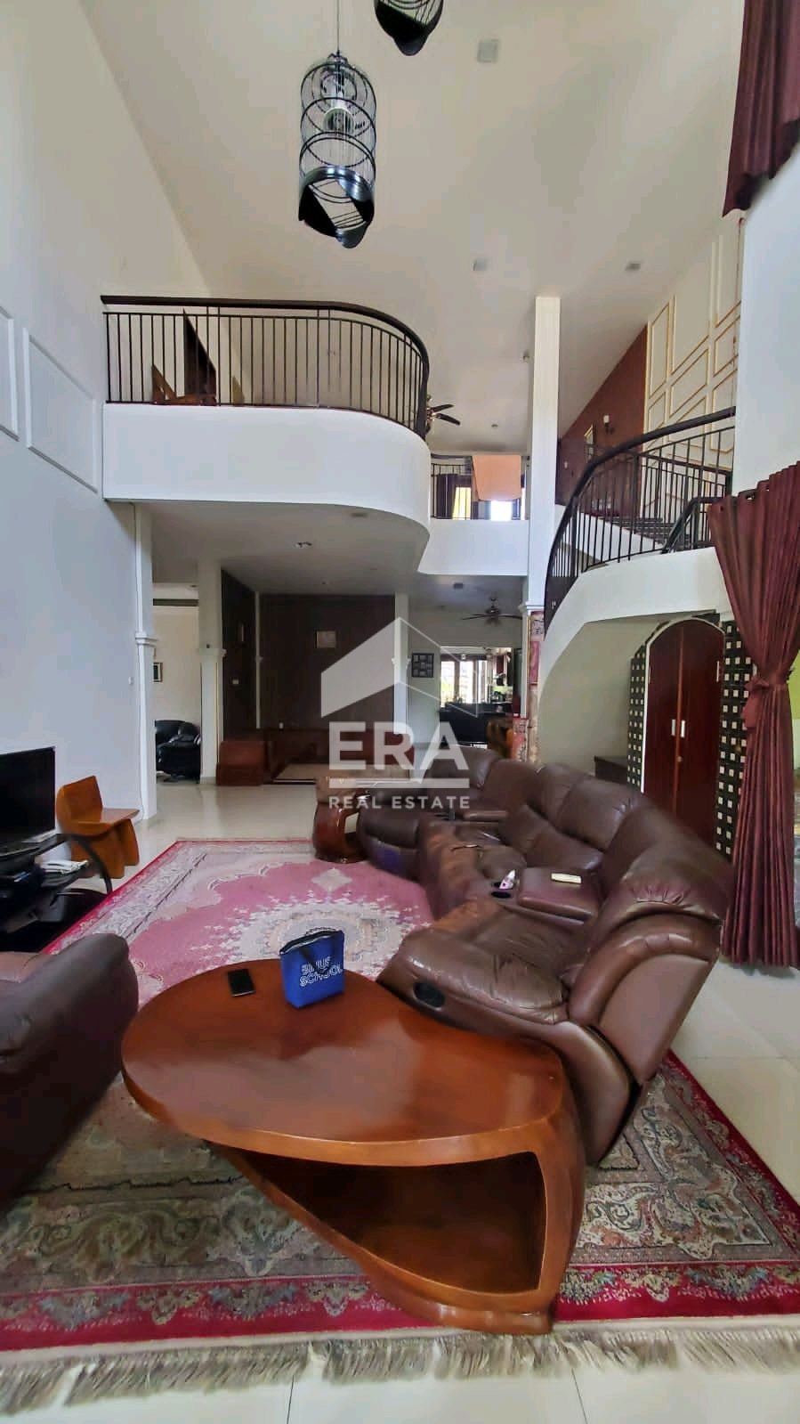 interior 8