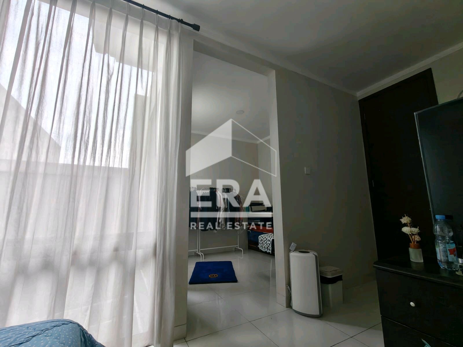 interior 8