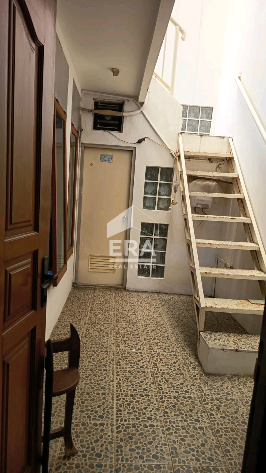 interior 6