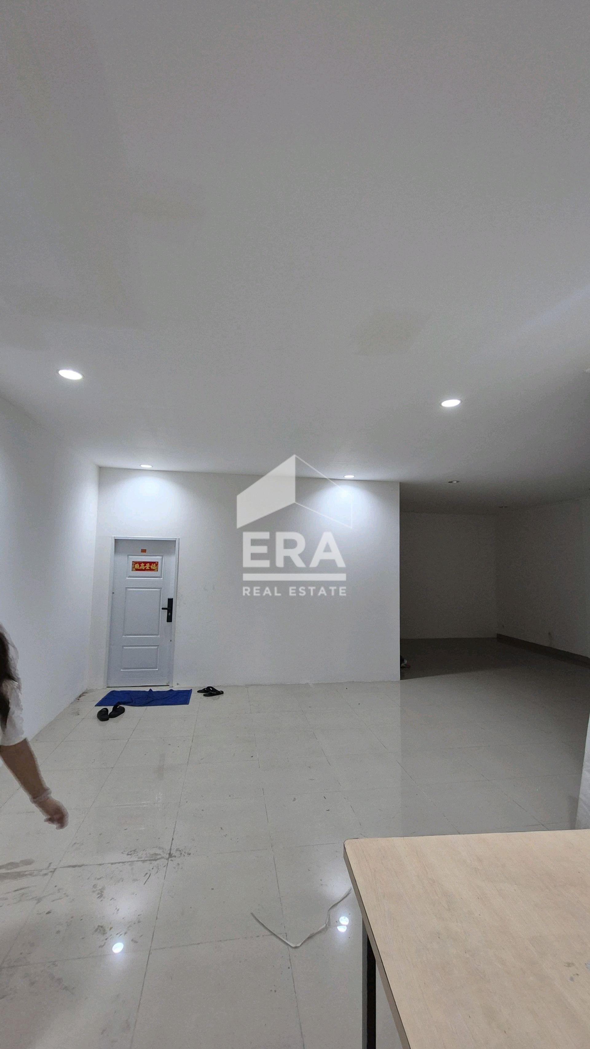interior 6