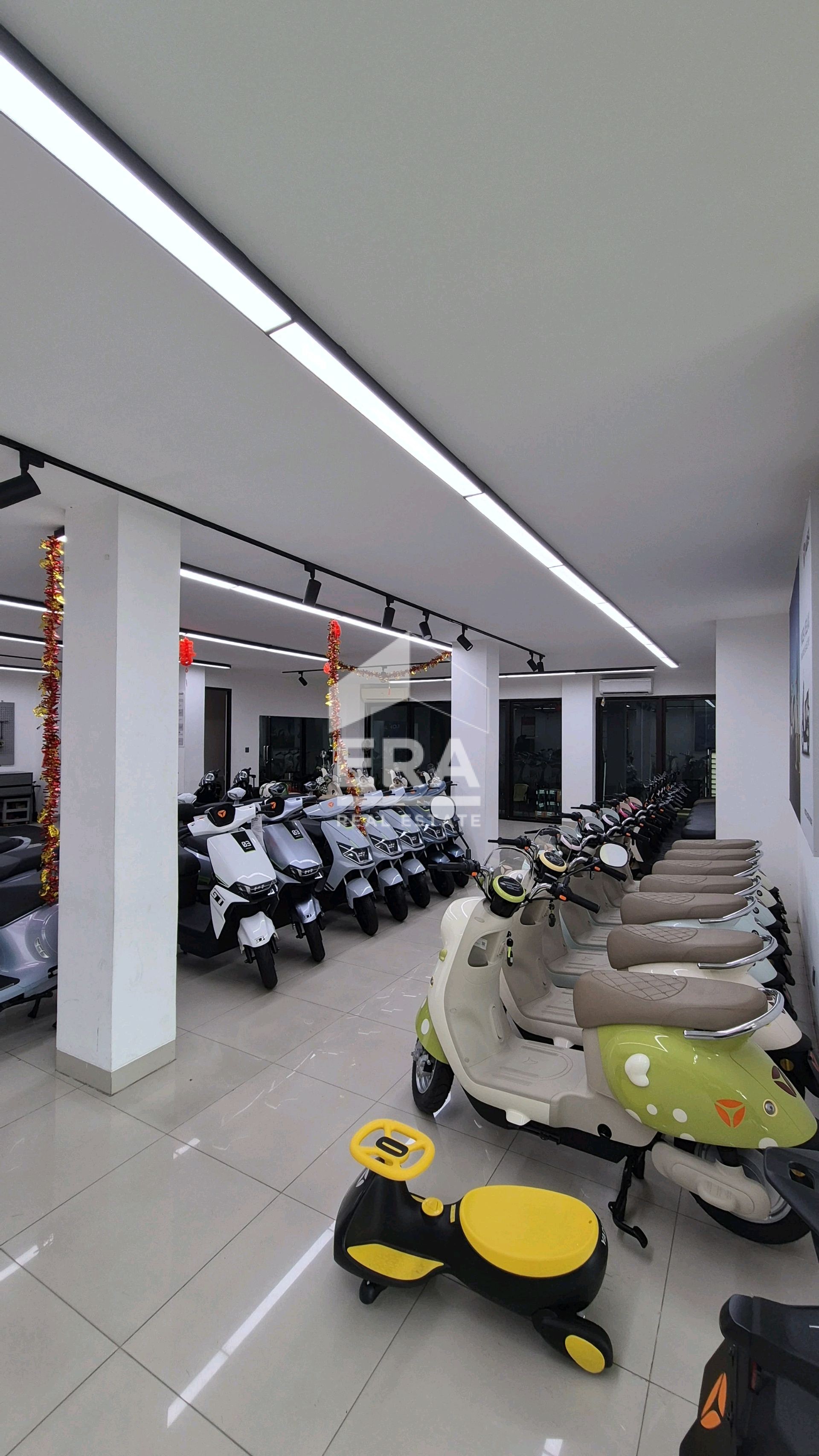 interior 8