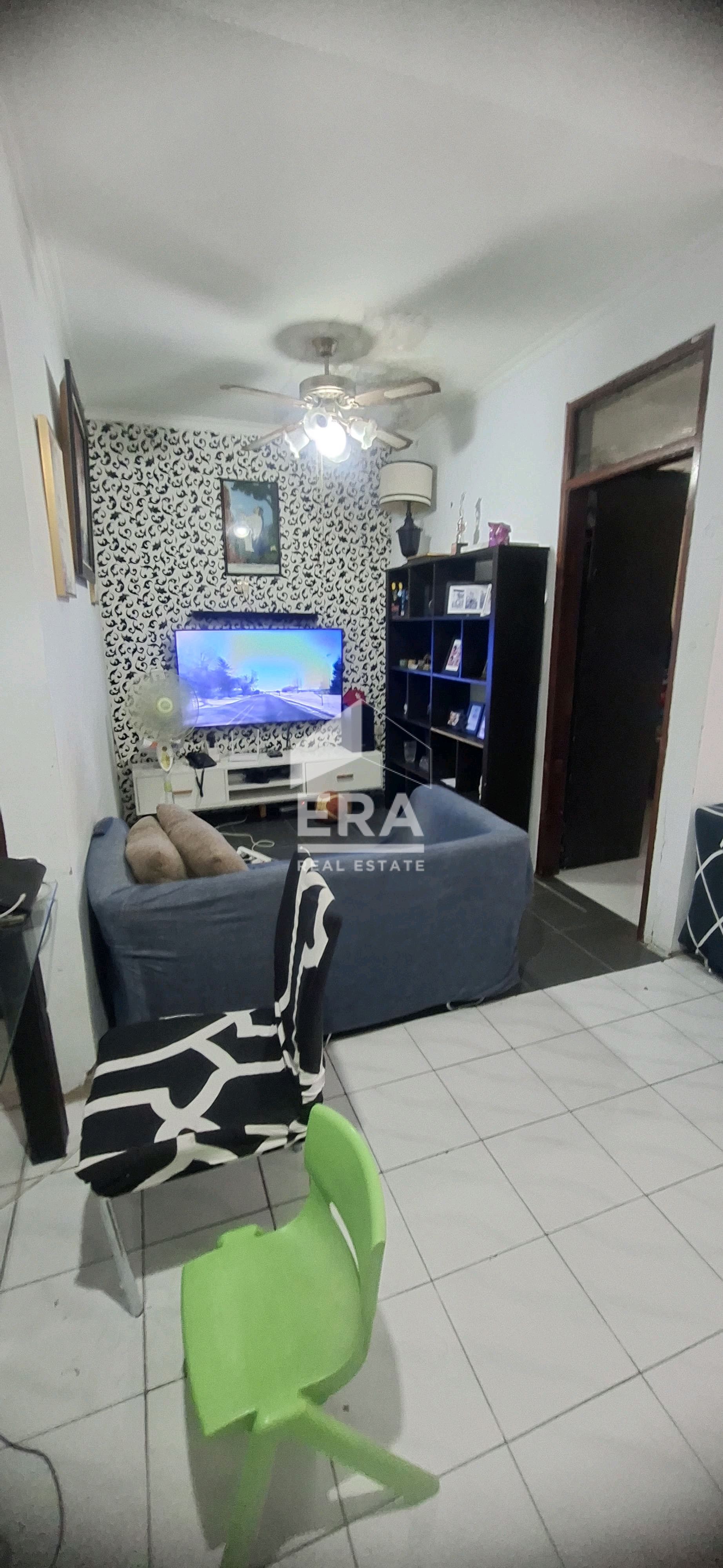 interior 8