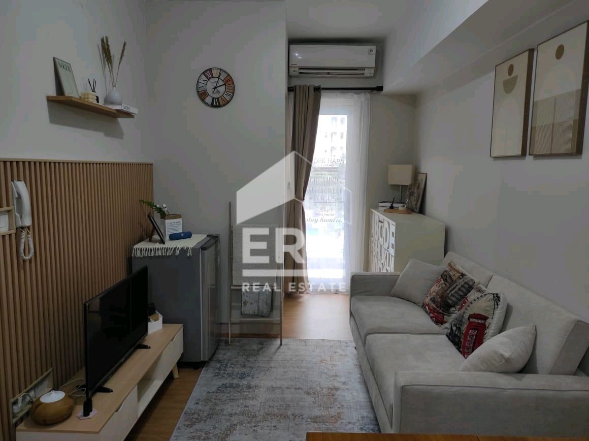 interior 8