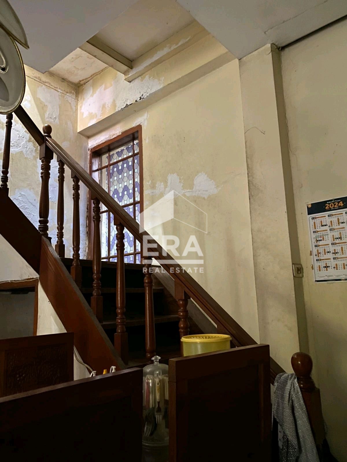 interior 8
