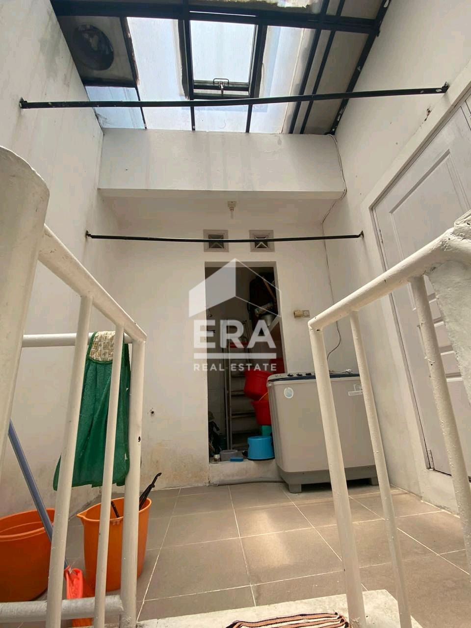 interior 8