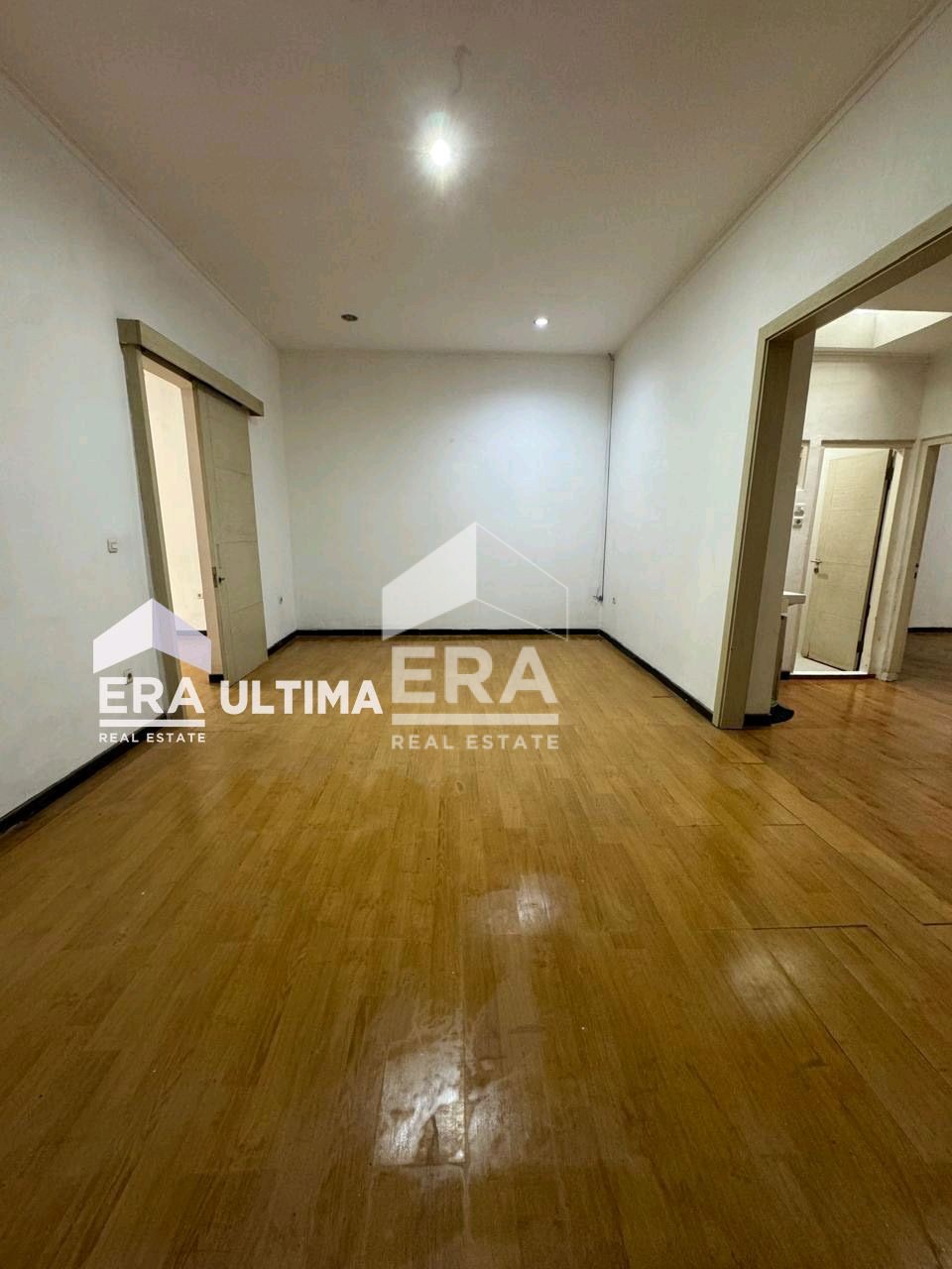interior 6