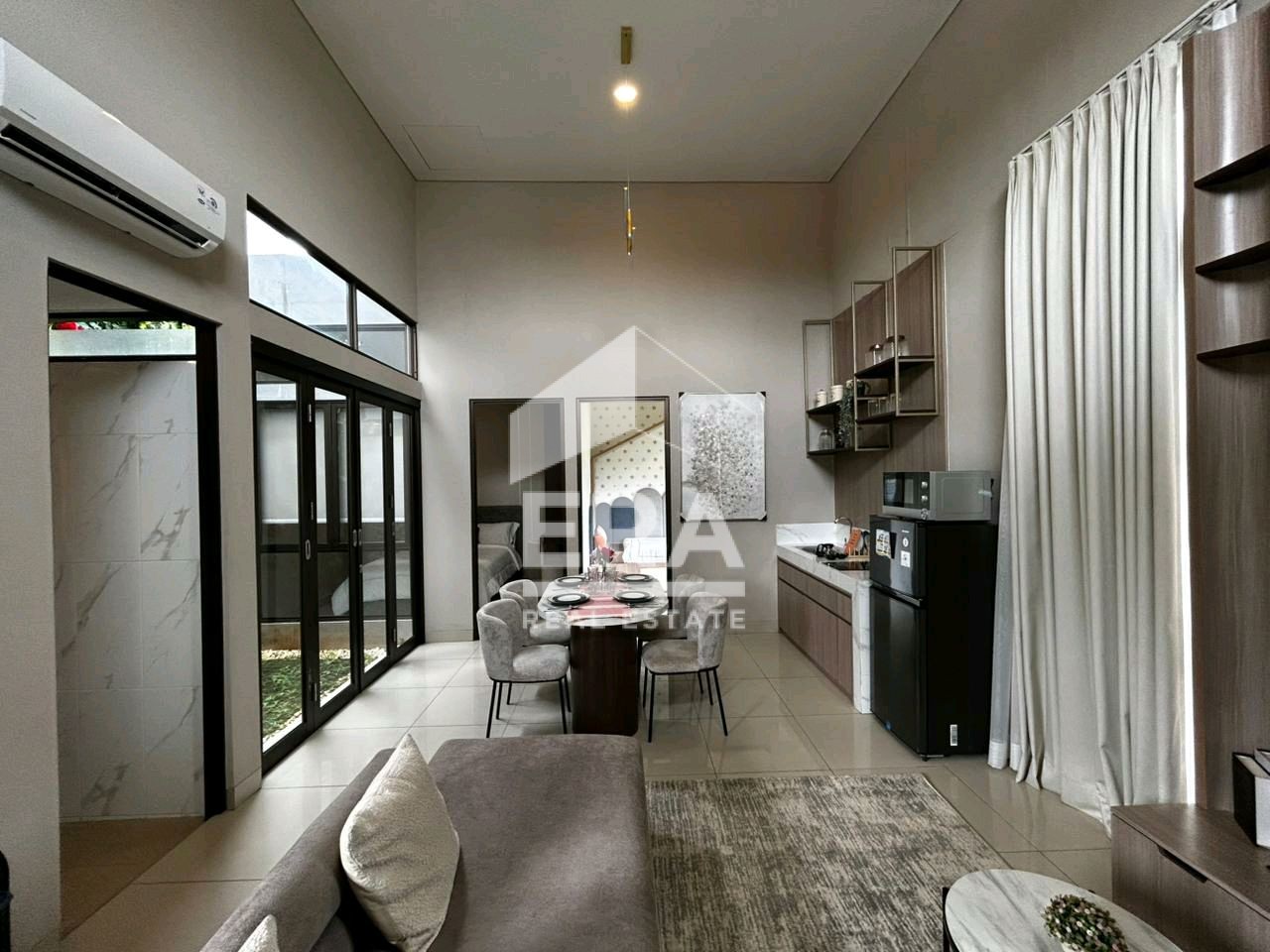 interior 8