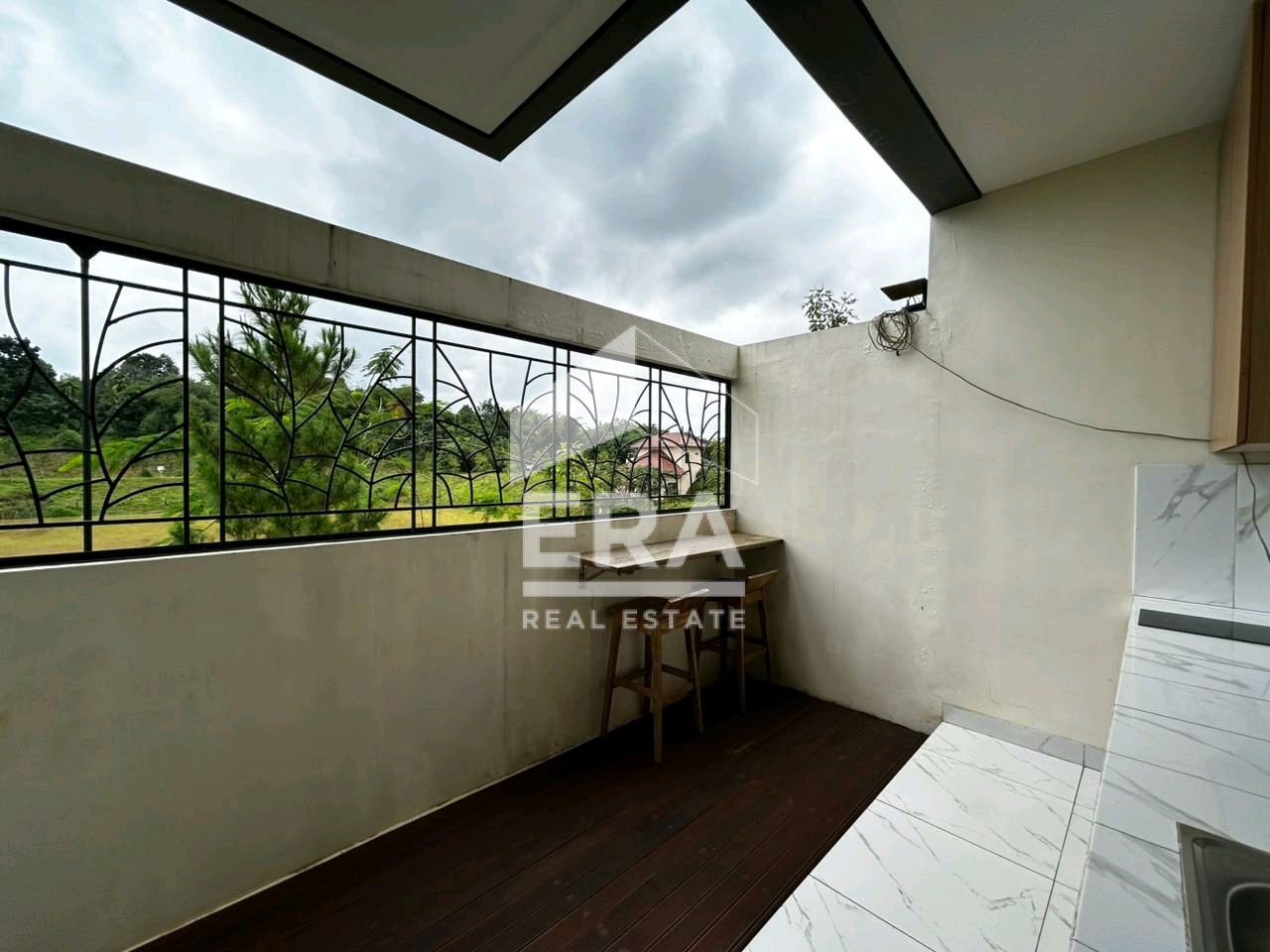 interior 8