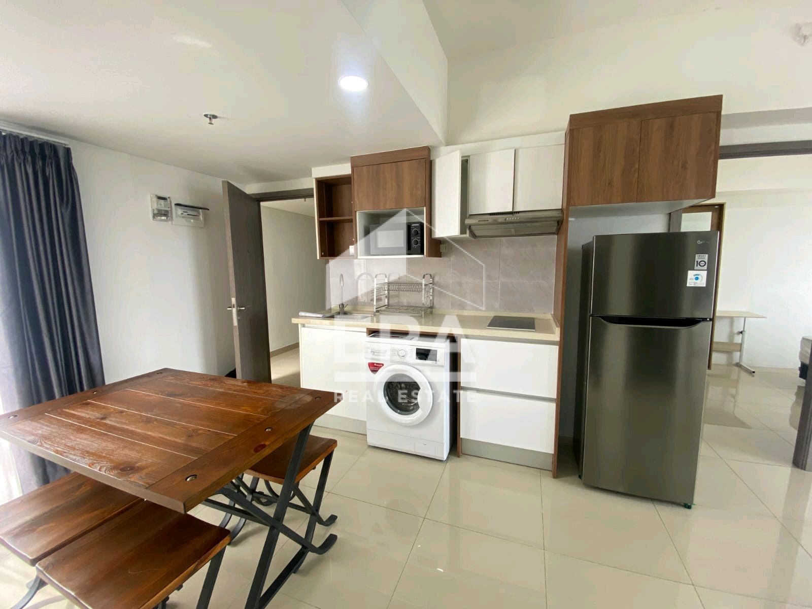 interior 8