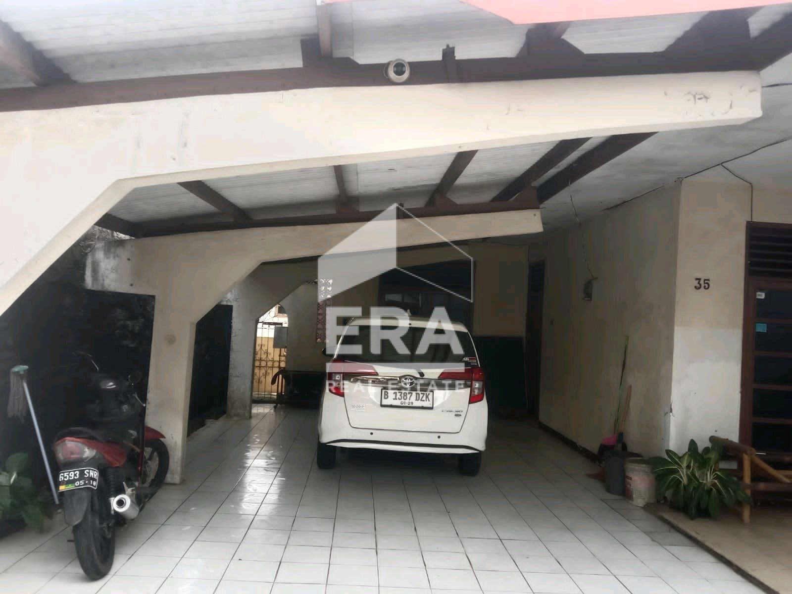 interior 8