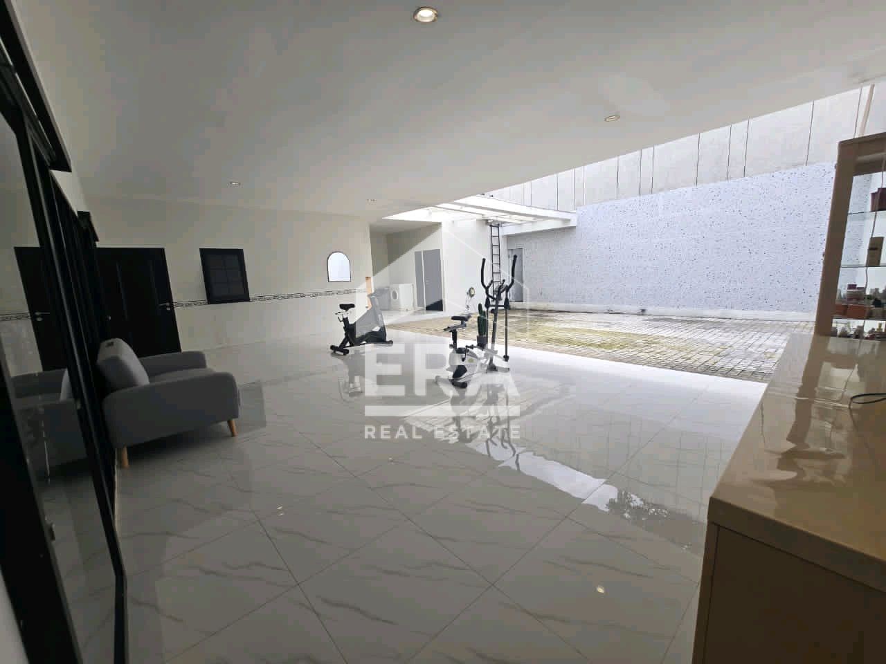interior 8