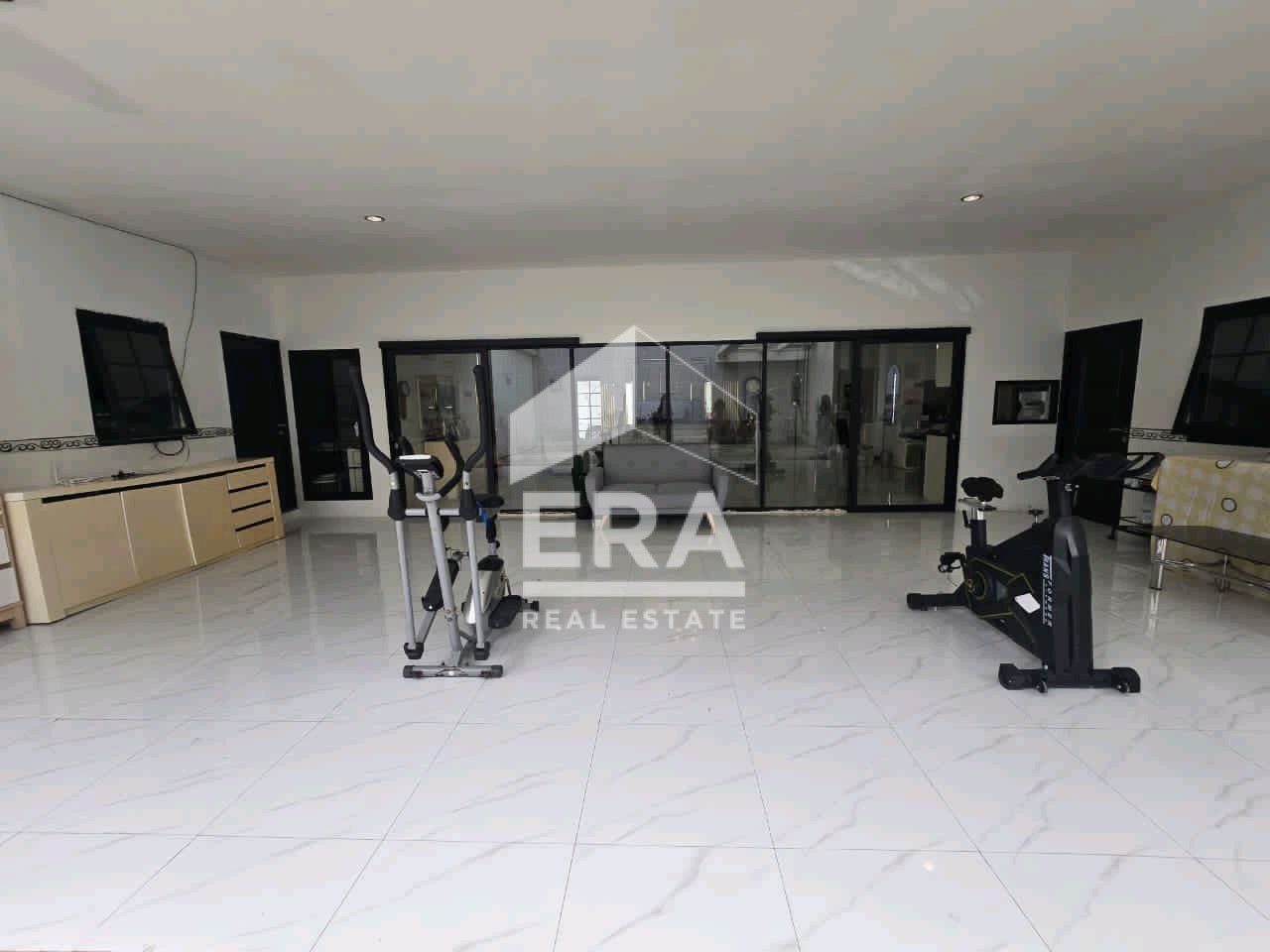 interior 10