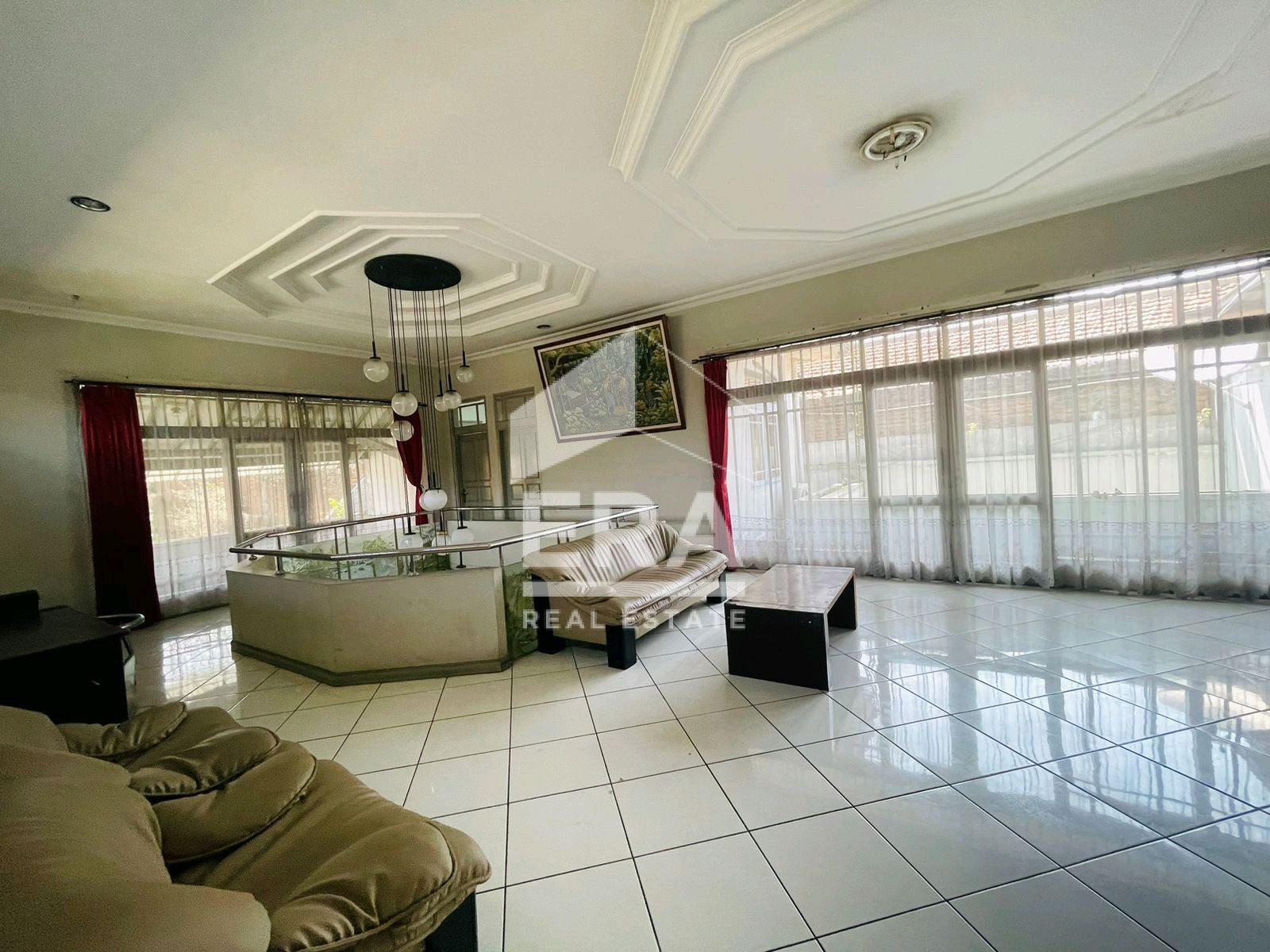 interior 10