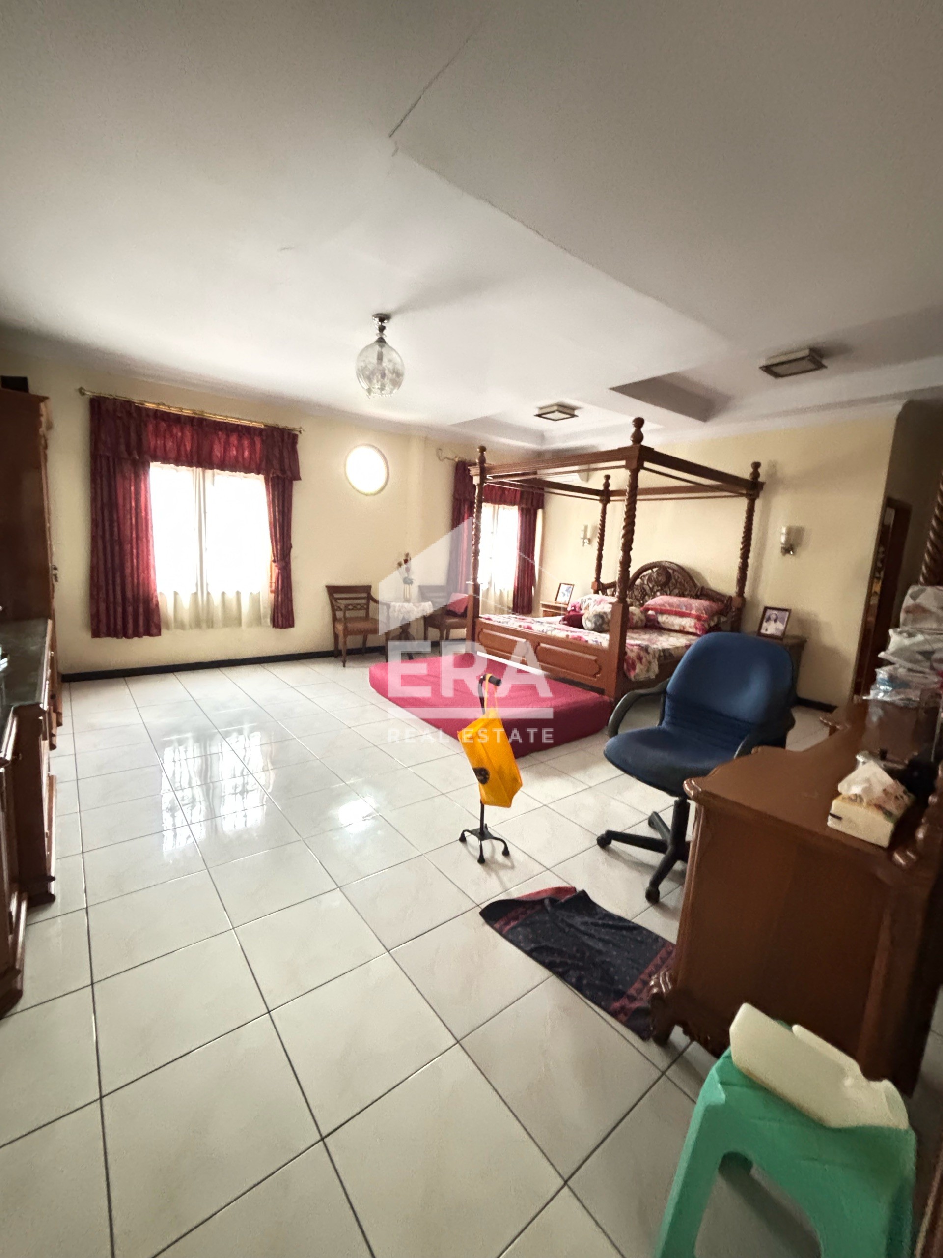 interior 6