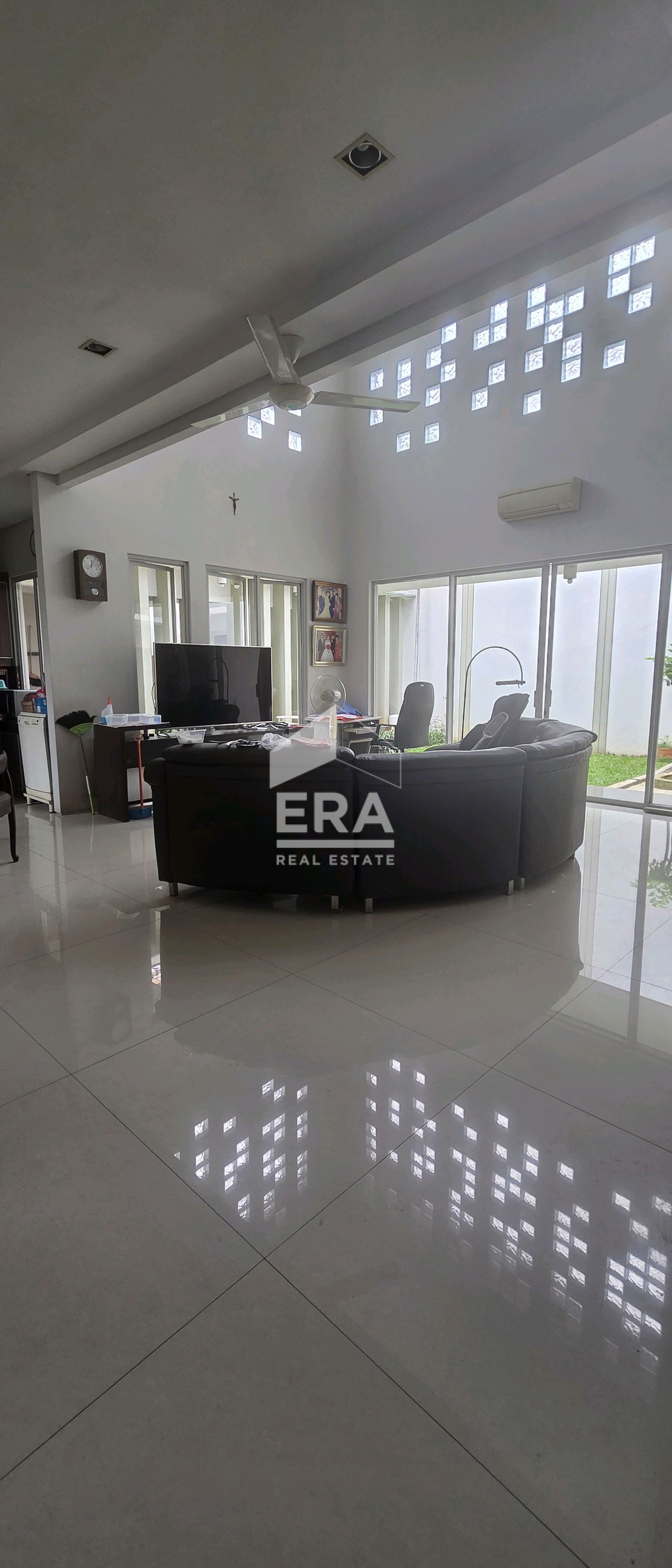 interior 6