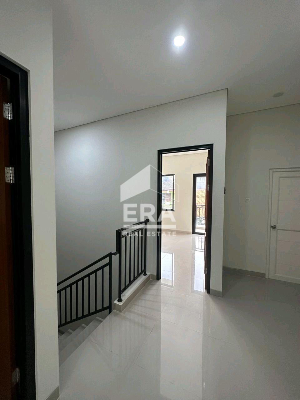 interior 8
