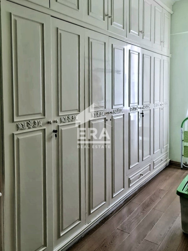interior 8