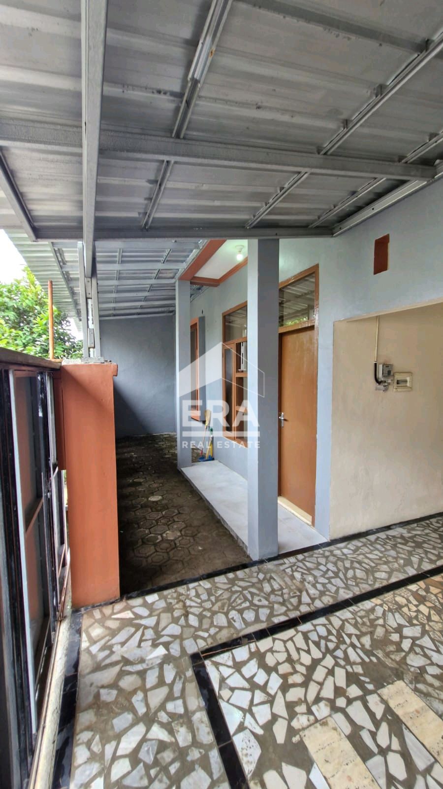 interior 8