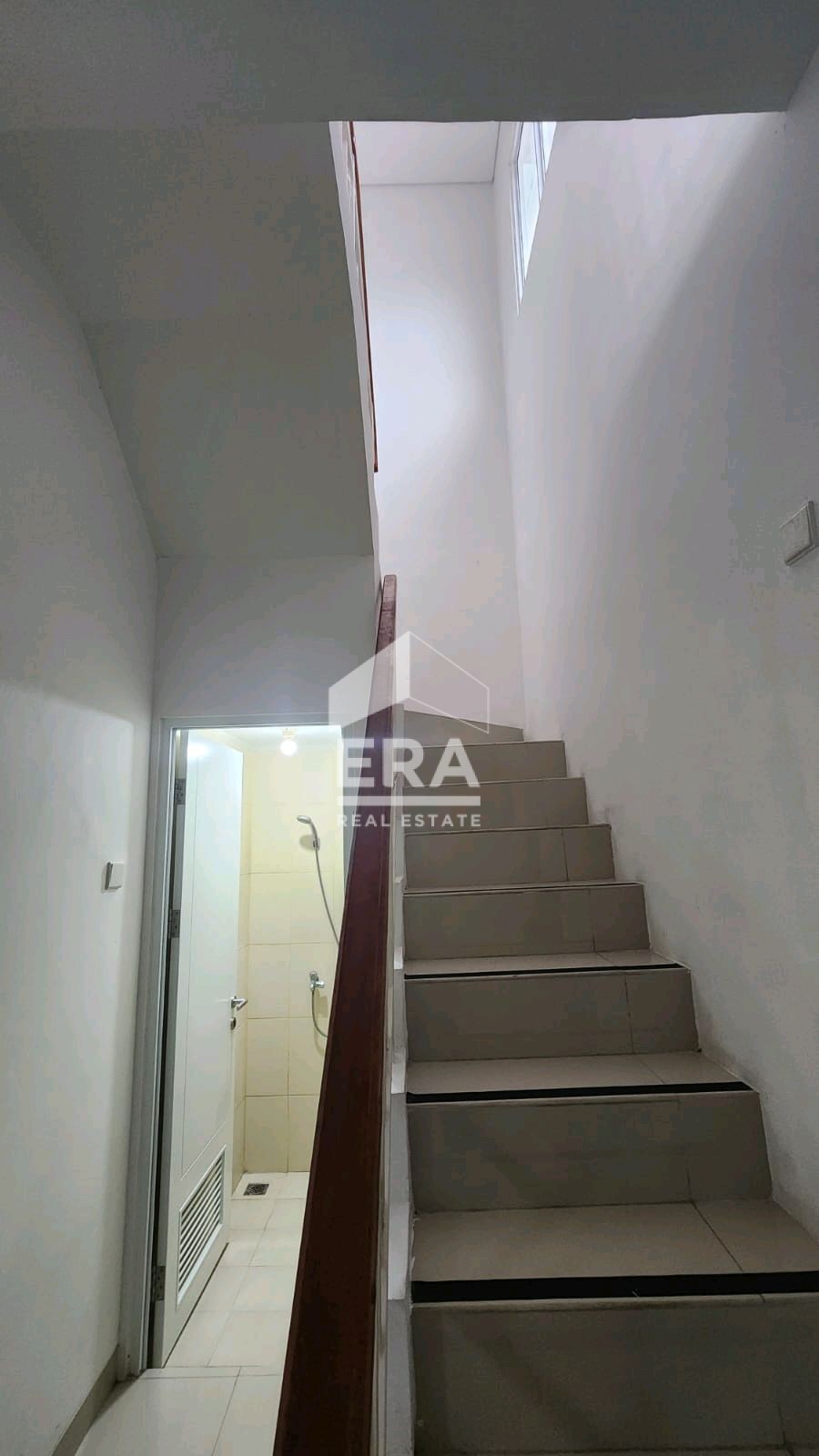 interior 8