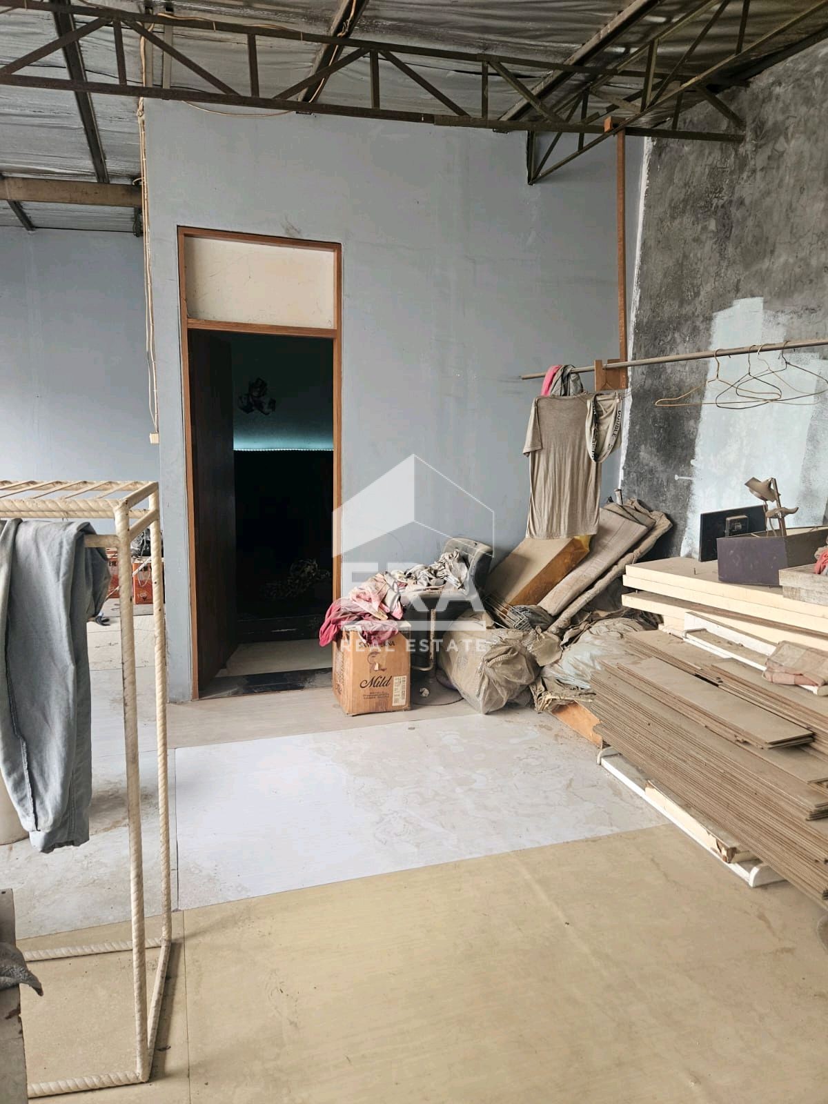 interior 8