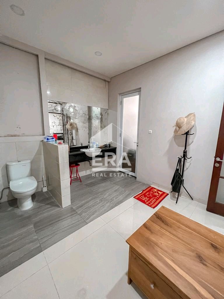 interior 9
