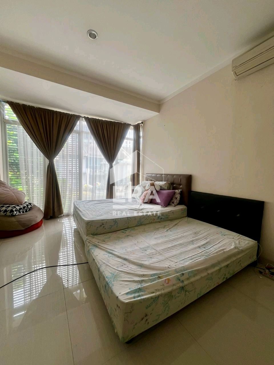 interior 2