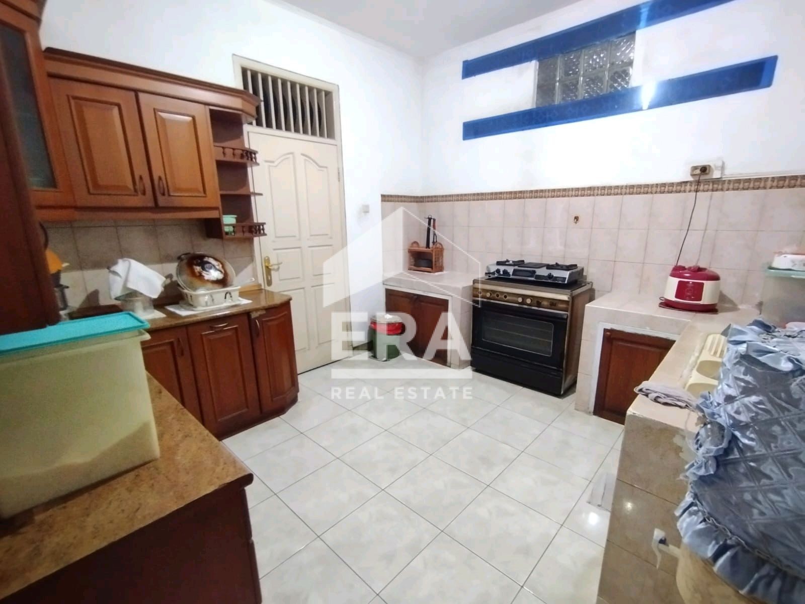 interior 6