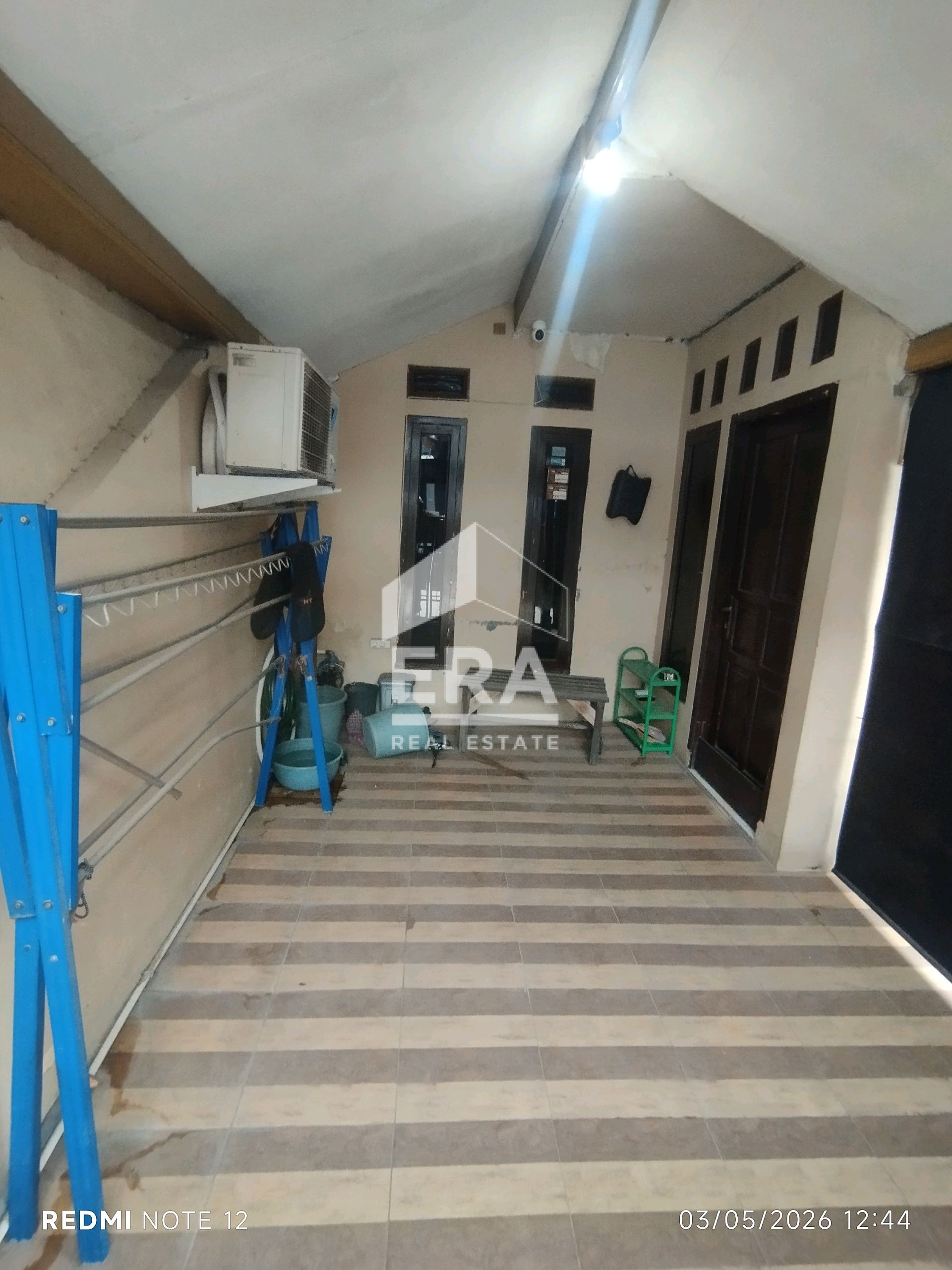 interior 8