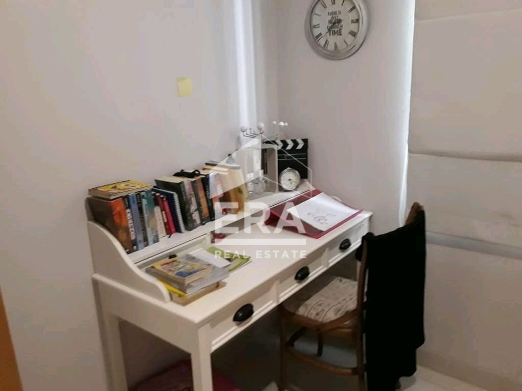 interior 6