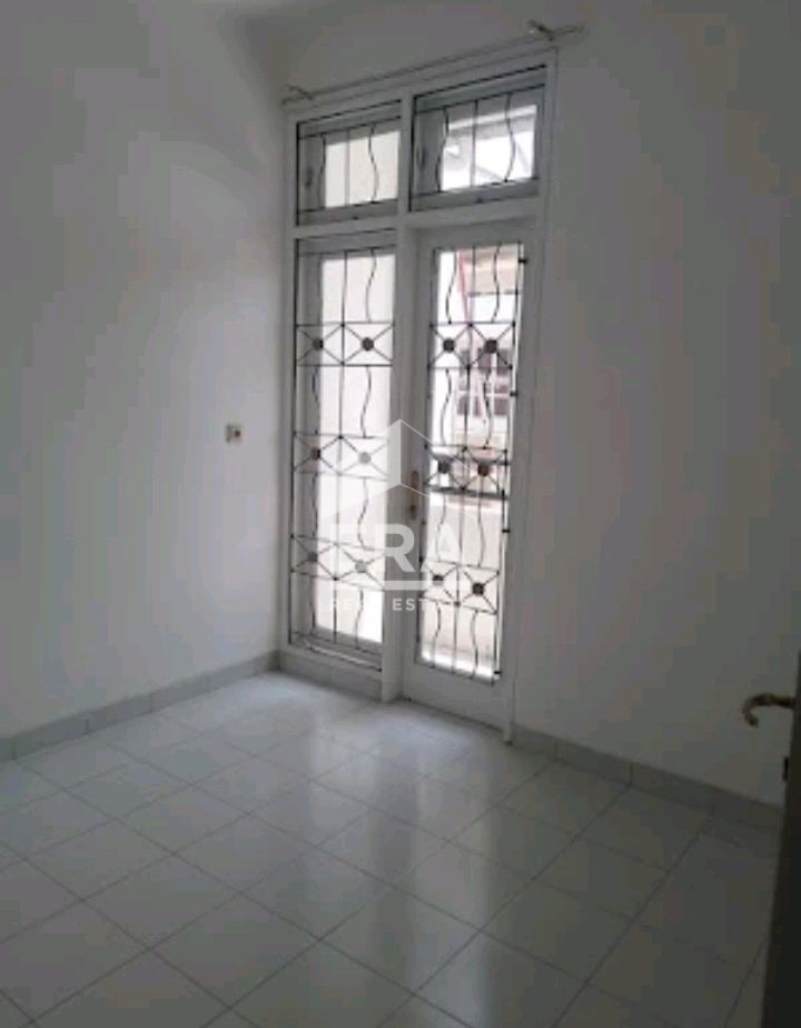interior 6
