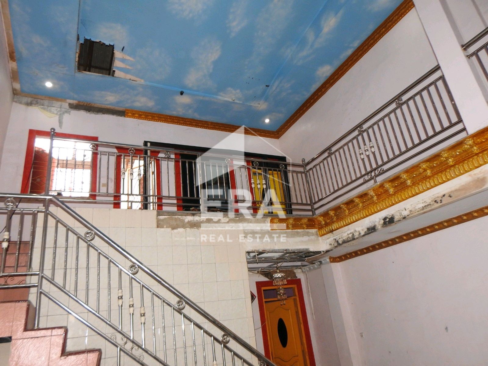 interior 8