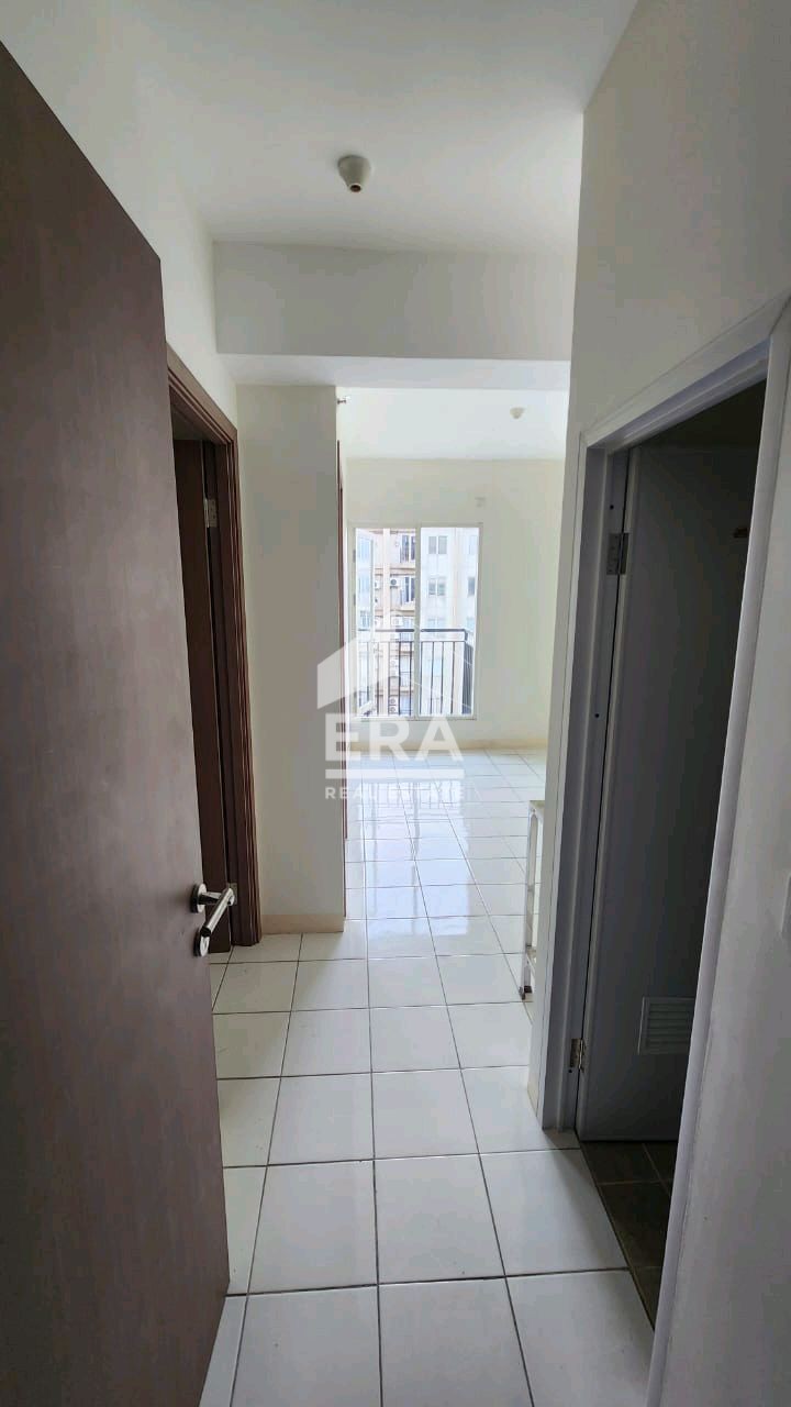 interior 8