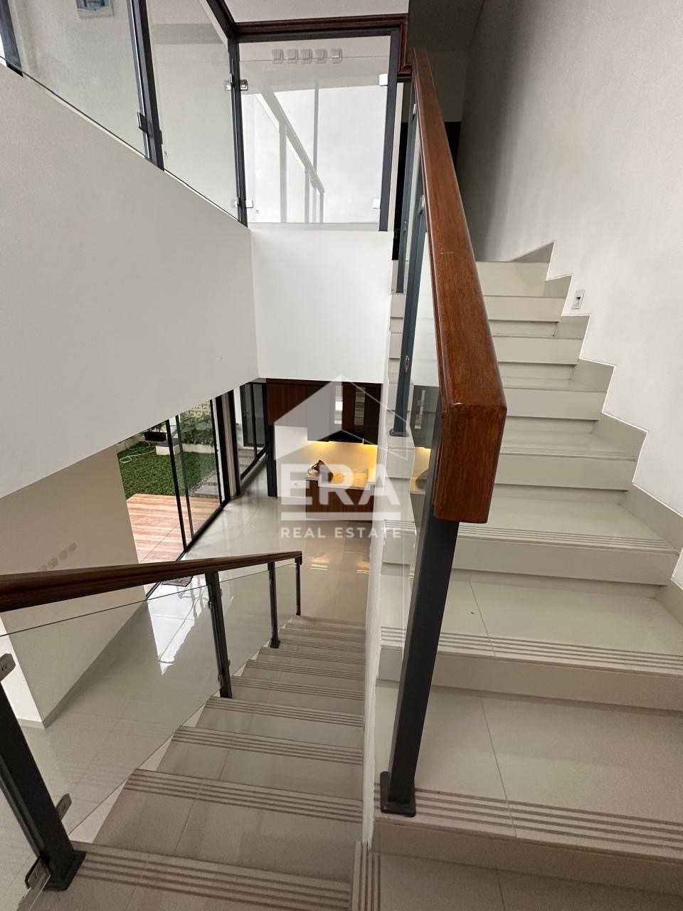 interior 4