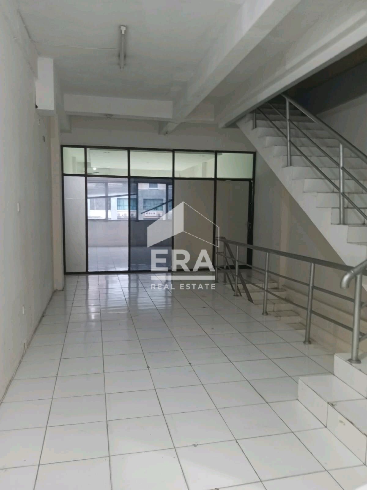 interior 8