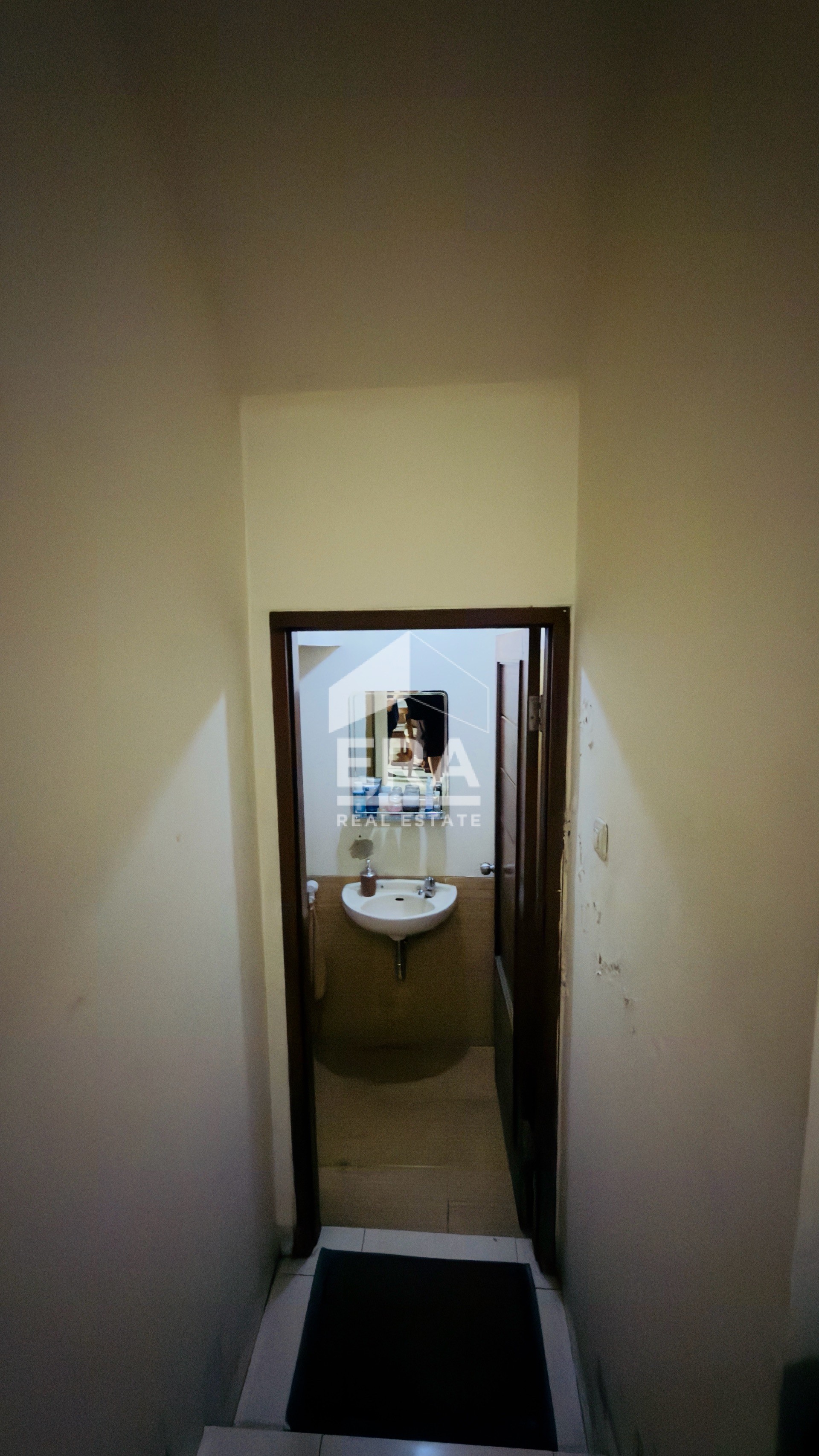 interior 9