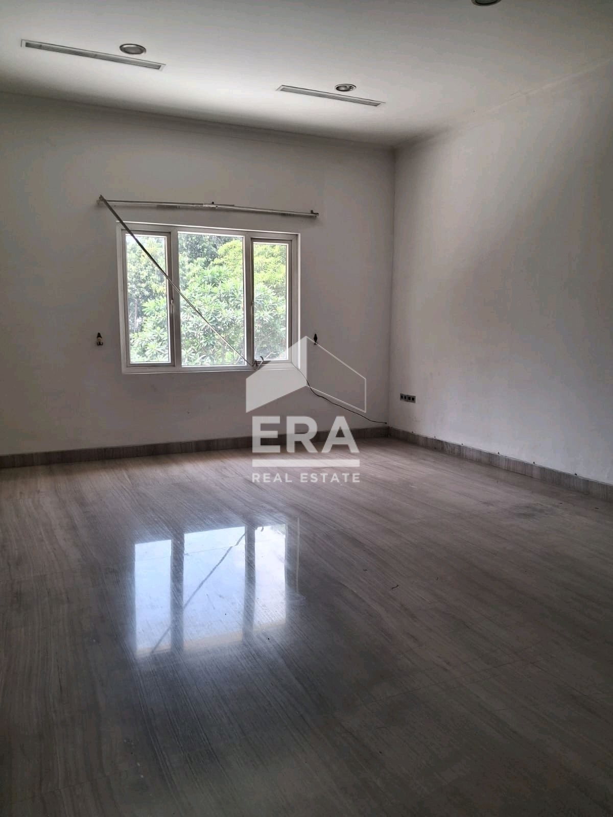 interior 8