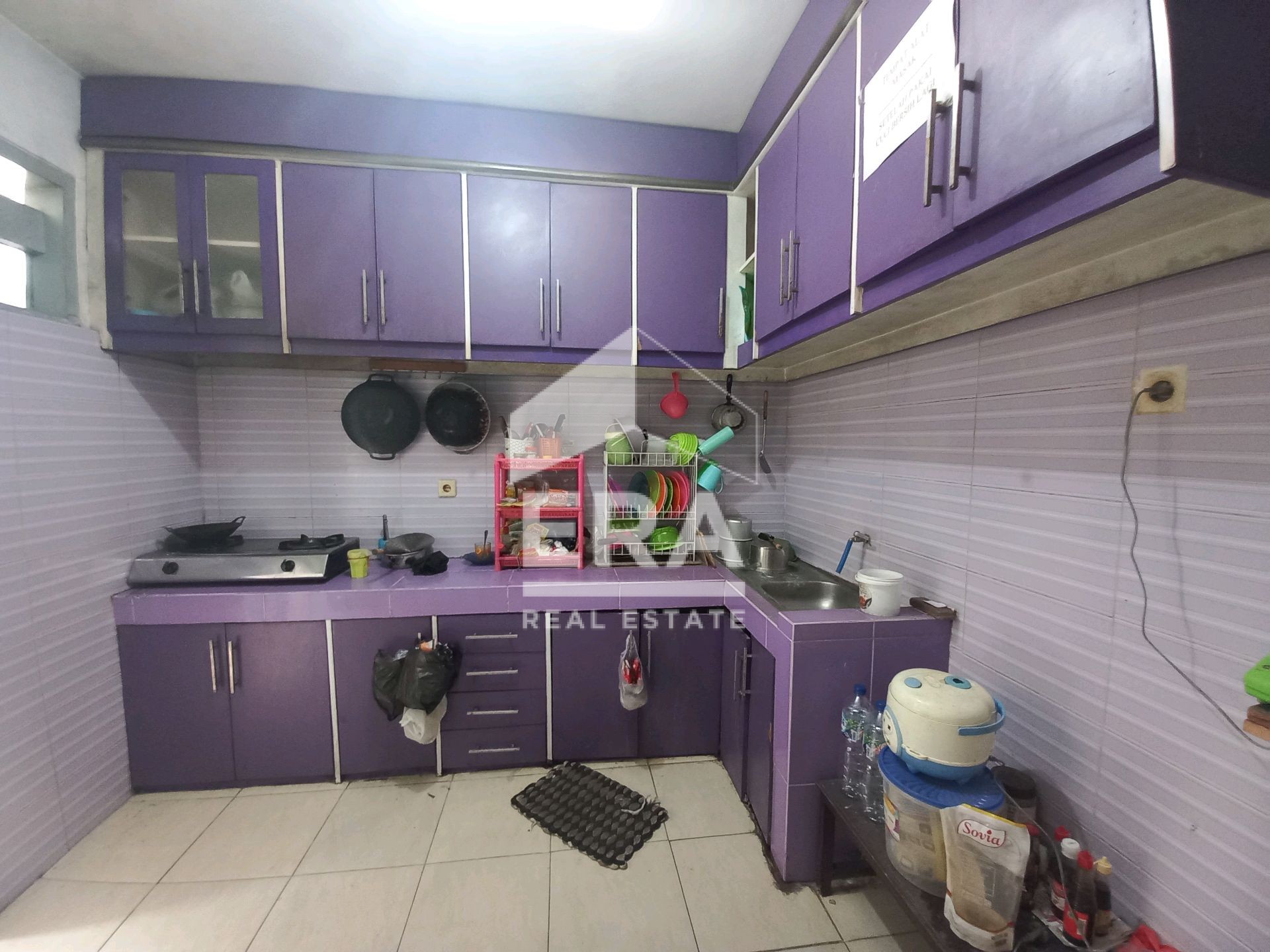 interior 8
