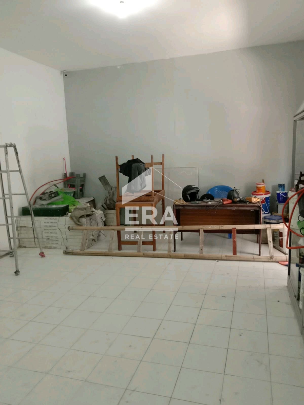 interior 8
