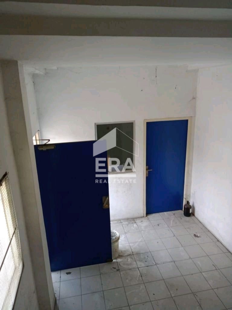 interior 8