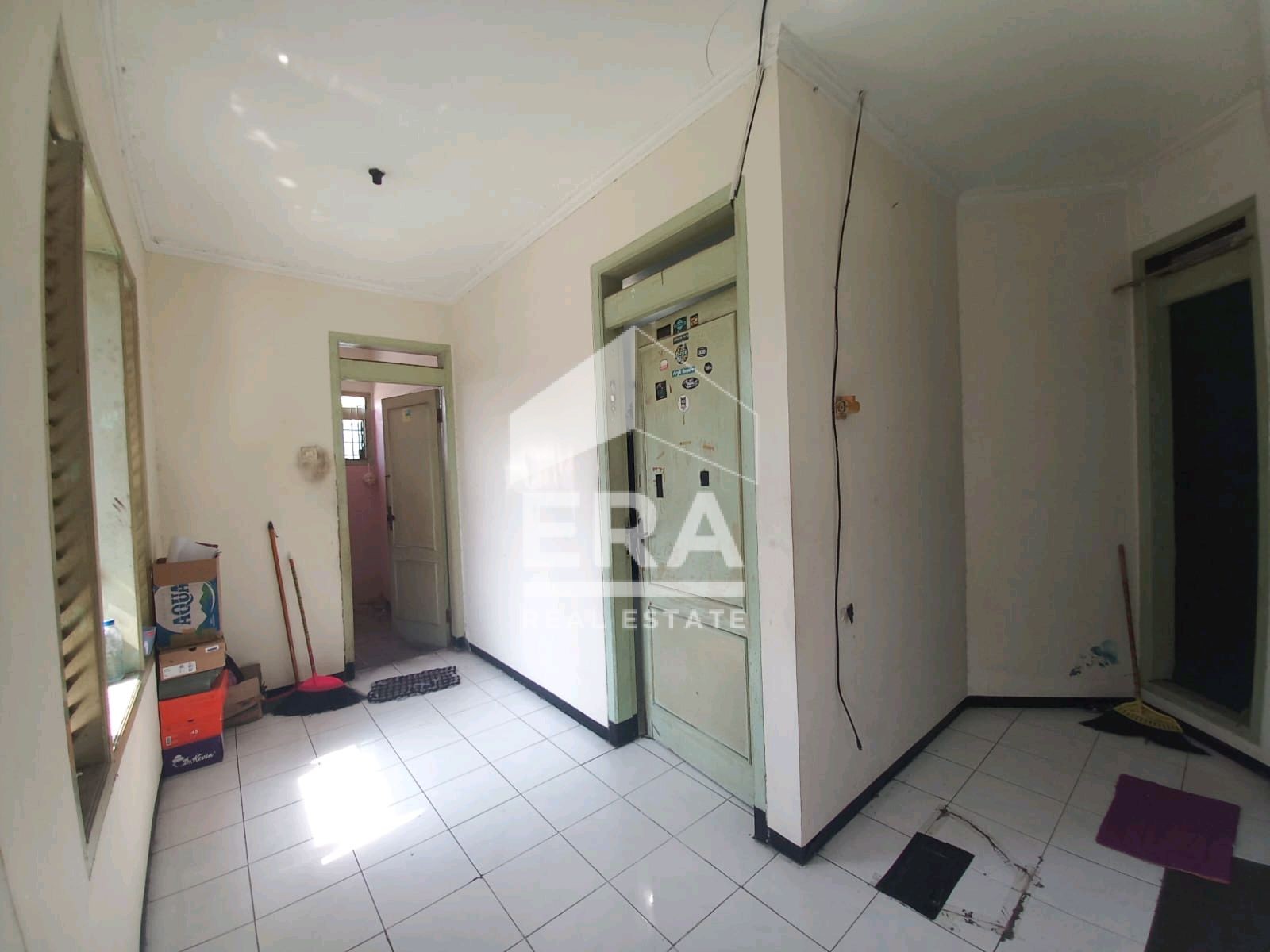 interior 10