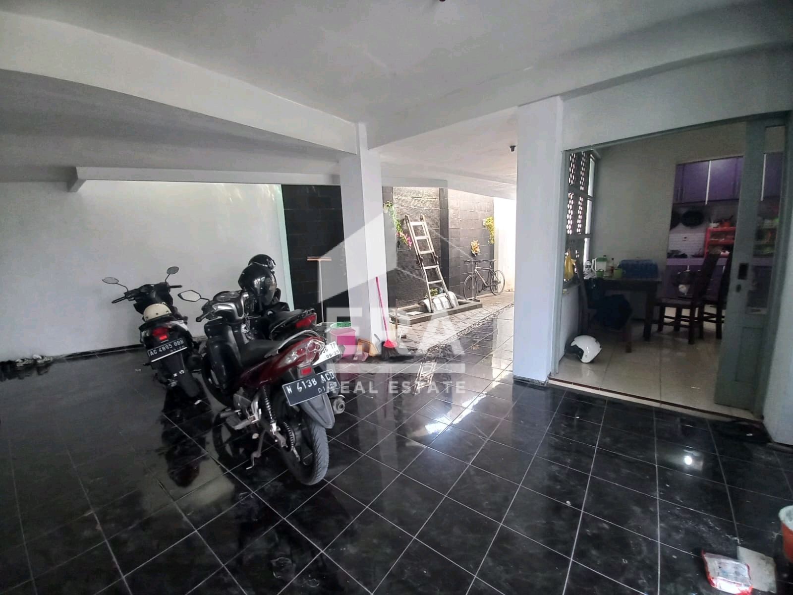 interior 2