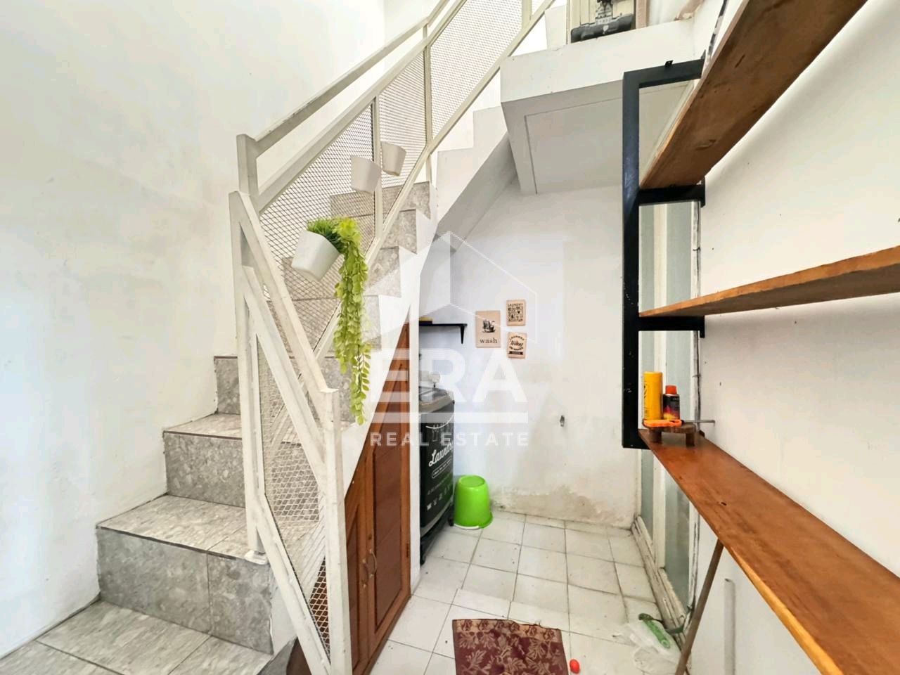interior 8