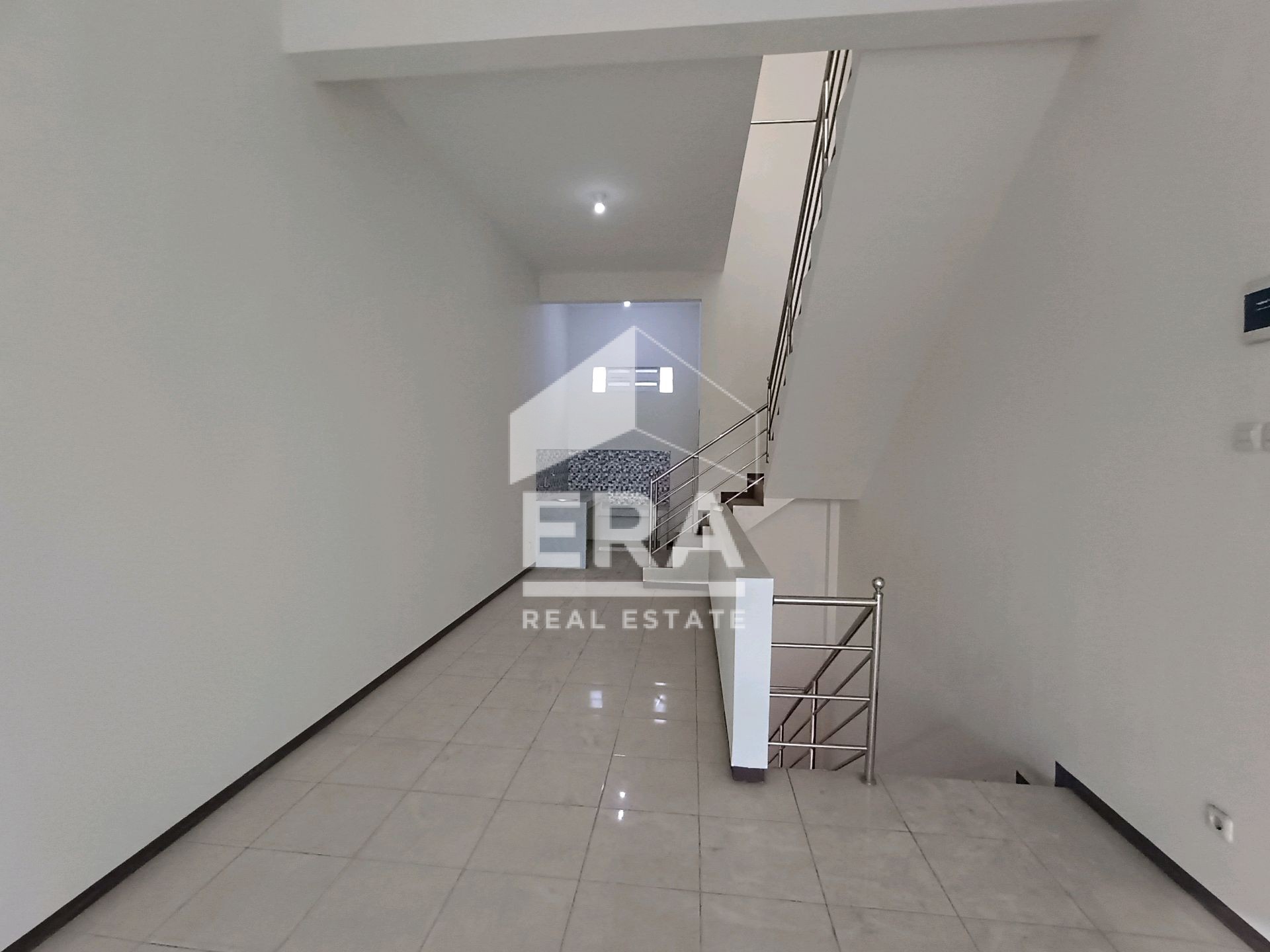 interior 8