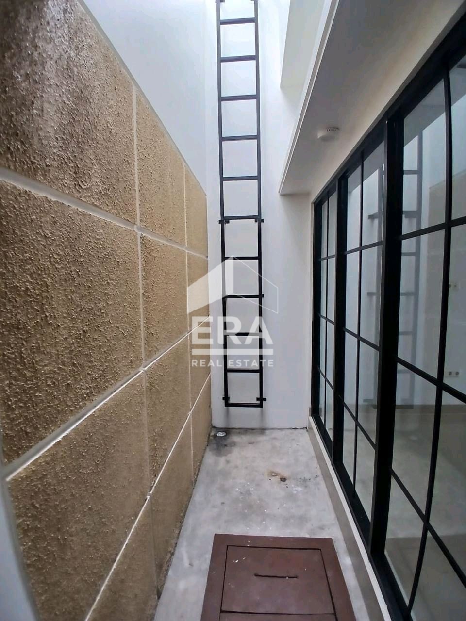 interior 10