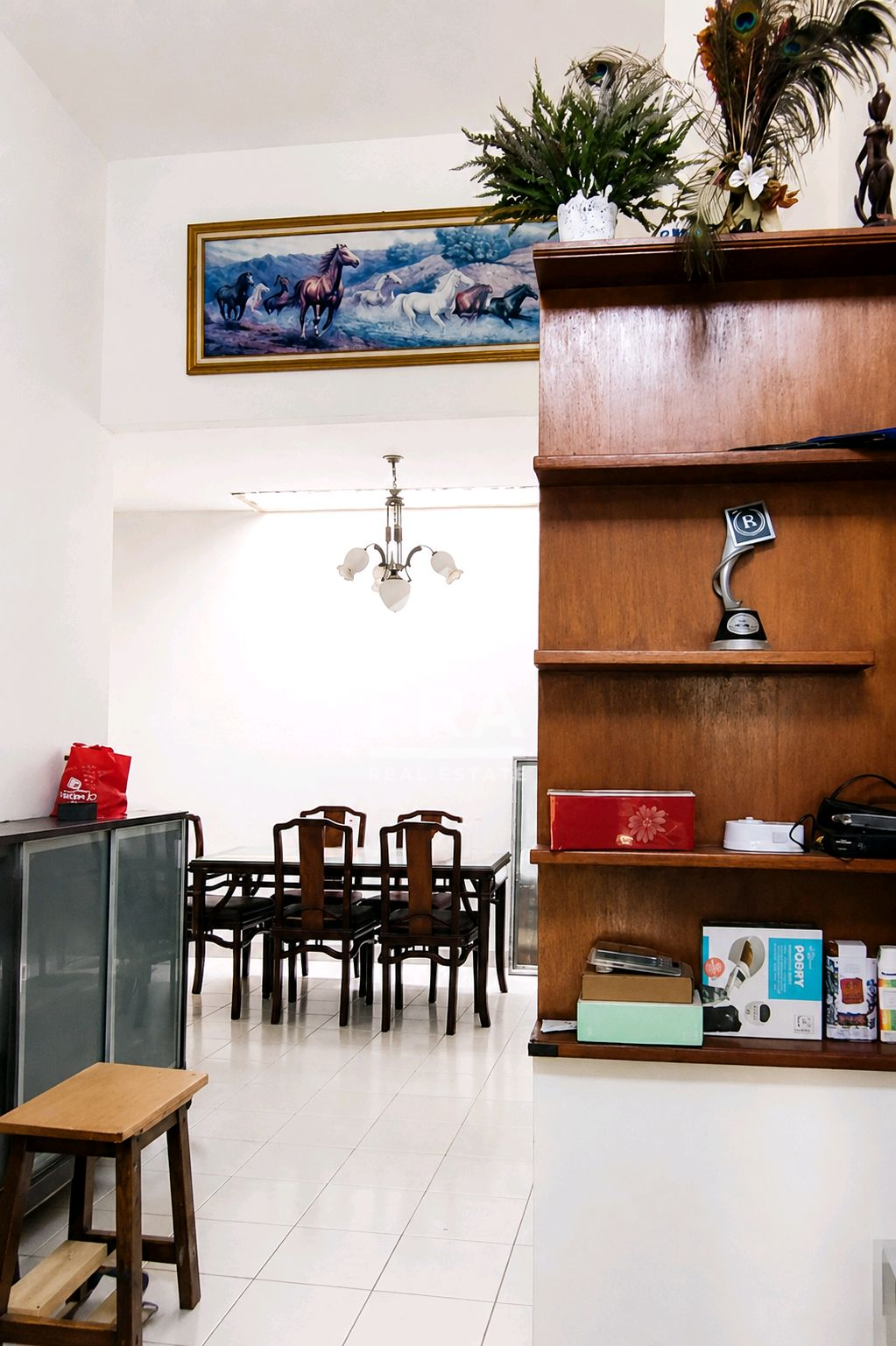 interior 8
